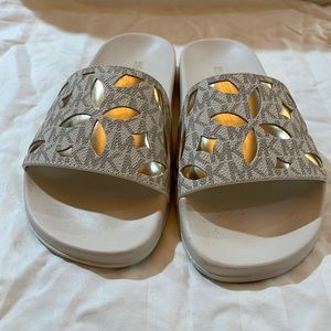 Michael Kors white and gold logo slides size 8, like new